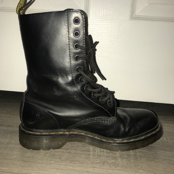 Dr. martens (Doc Marten combat boots) - Picture 3 of 8